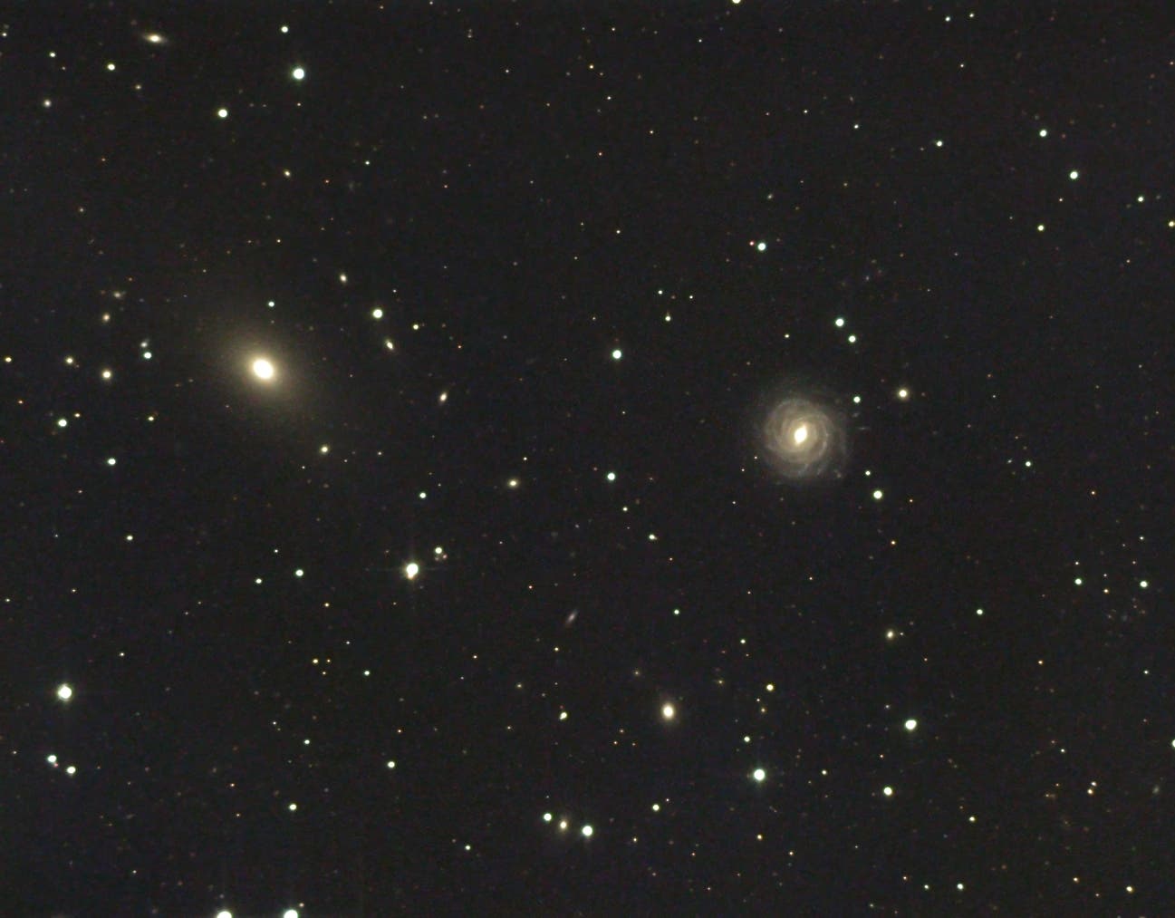 NGC 521 und NGC 533 ein interessantes Galaxienpaar im Walfisch